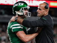 Aaron Rodgers explains why he rejected Robert Saleh’s hug in Jets home-opening win