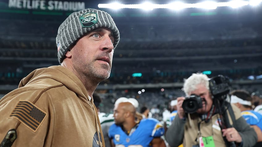 aaron rodgers hints at jets return after loss to chargers