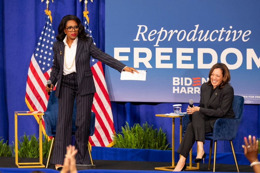 abbott elementary star sheryl lee ralph lectures fans over 40 to respect childrens pronouns