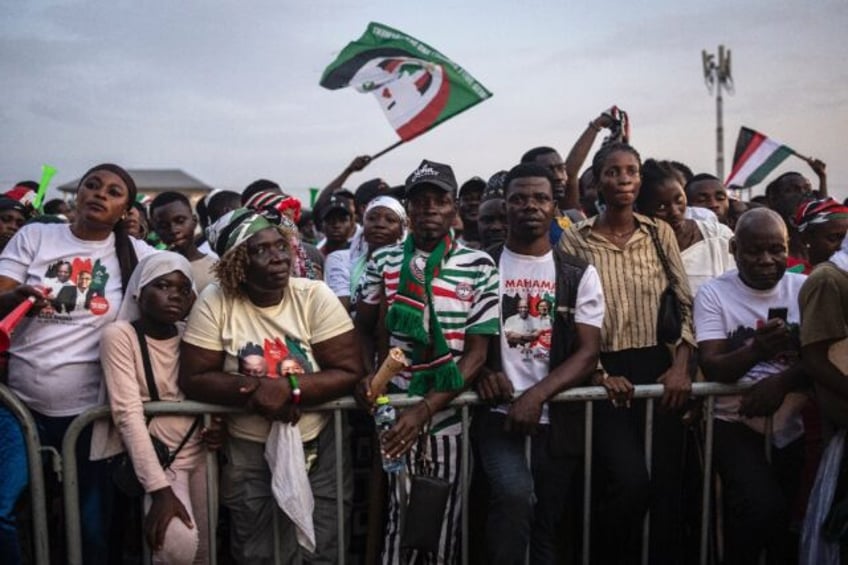 Campaigning for the weekend election in Ghana ended on Thursday with both major candidate'