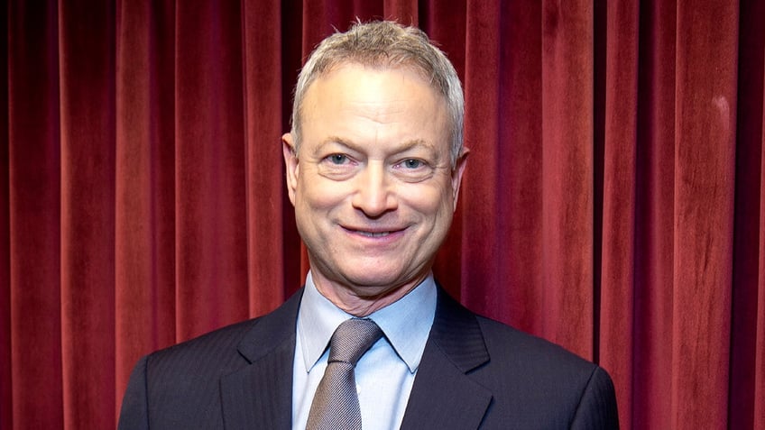 A photo of Gary Sinise