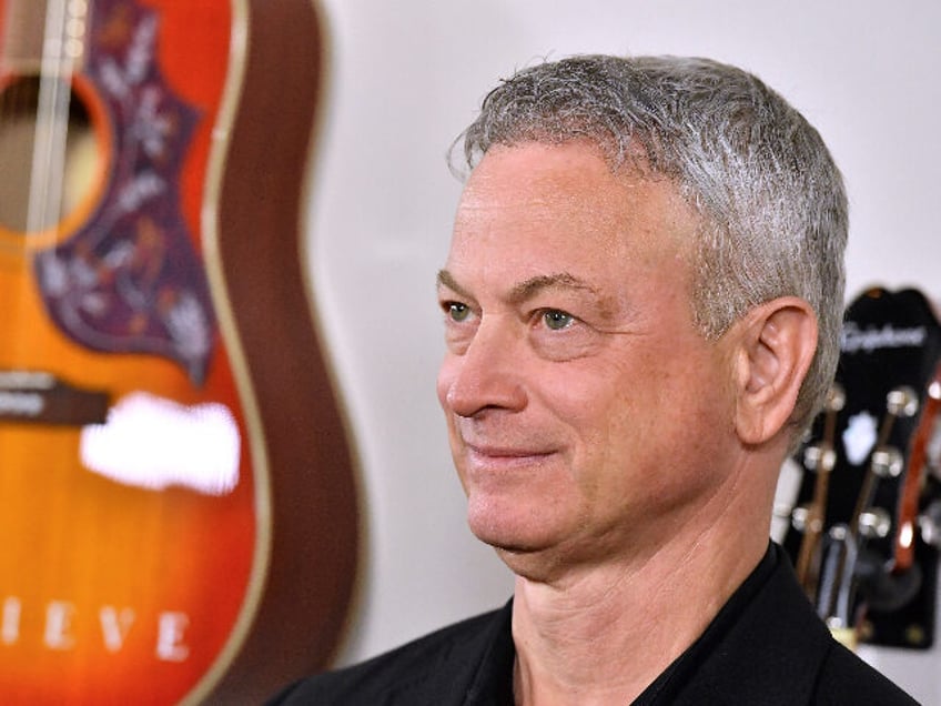 HOLLYWOOD, CALIFORNIA - MARCH 07: Gary Sinise attends the Premiere Of Lionsgate's &qu