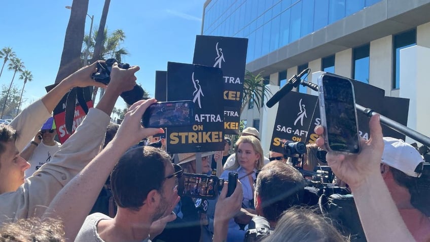 actors union sag aftra offers strike friendly tips for halloween costumes