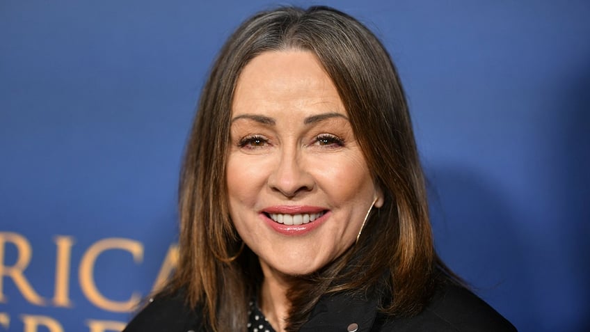 Patricia Heaton smiles from red carpet