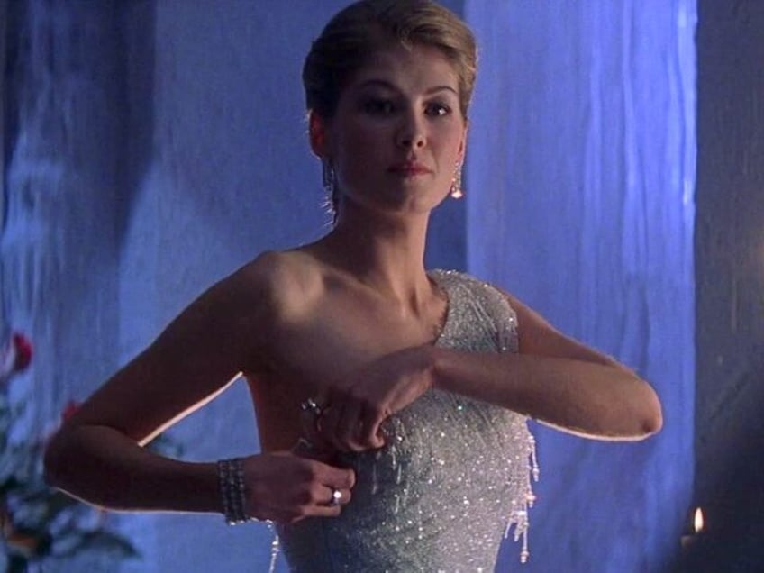 rosamund-pike-james-bond-die-another-day