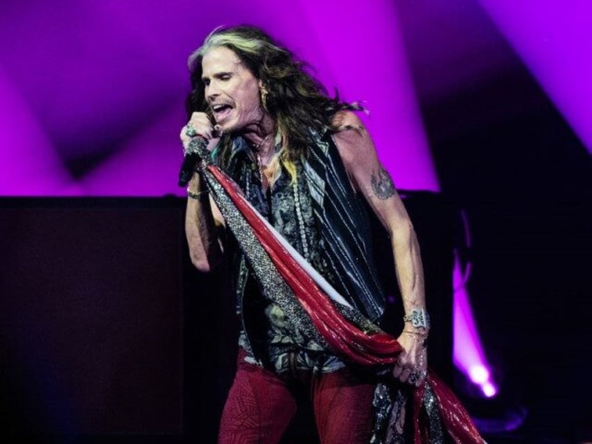 aerosmith singer and maui homeowner steven tyler urges tourists to return to the island