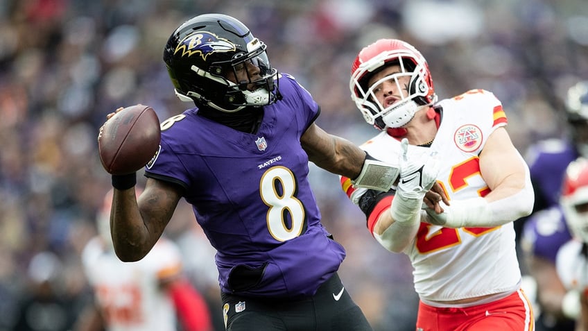 Drue Tranquil breathes down Lamar Jackson's neck