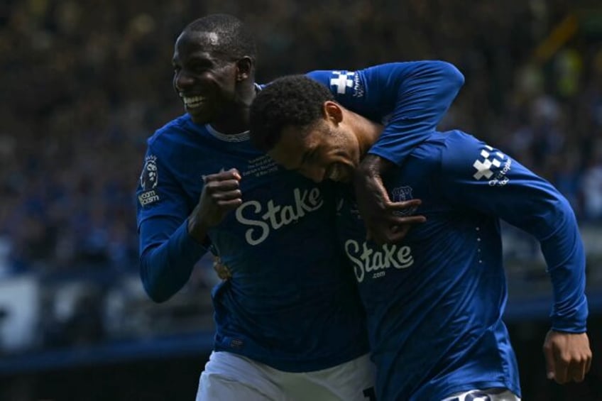 Iliman Ndiaye (R) celebrates his second goal against Southampton with Everton teammate and