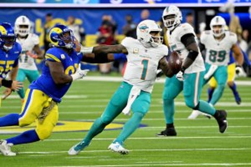 After latest hit to helmet, Dolphins' Tua Tagovailoa says it's 'too hard' to protect himse