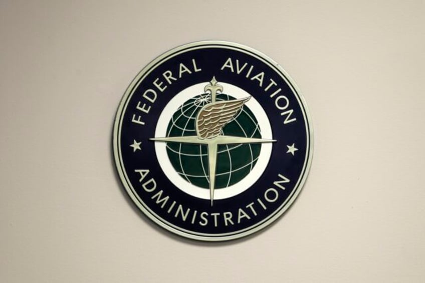 after many close calls between planes experts say the faa needs better staffing and technology