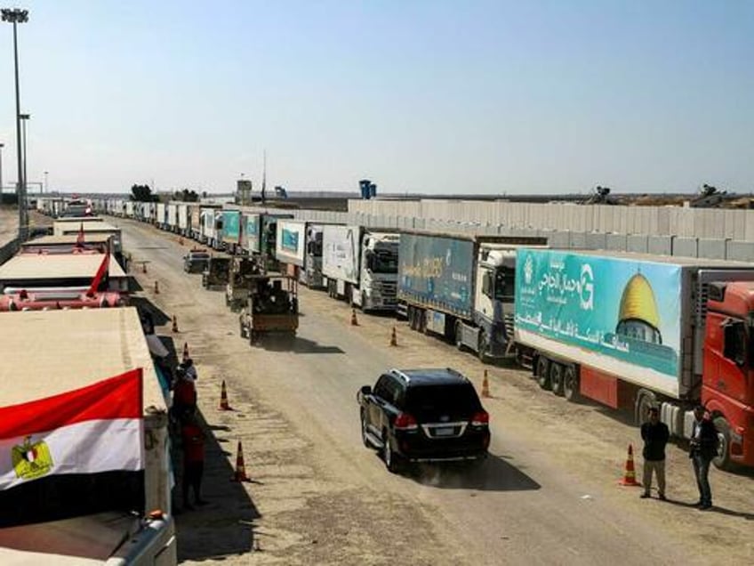 aid convoy enters gaza from egypt for 1st time as confirmed hostages is 210