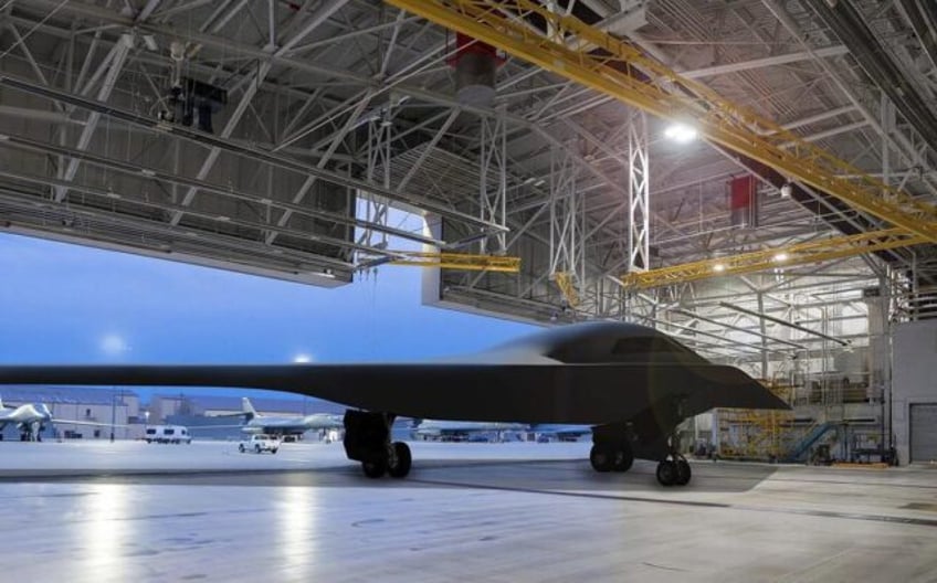 air force releases never before seen side photo of secretive b 21 raider