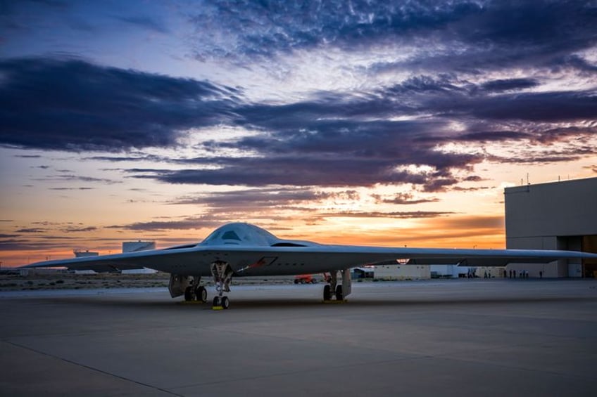 air force releases never before seen side photo of secretive b 21 raider