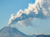 Airlines around Asia ground Bali flights after volcano erupts