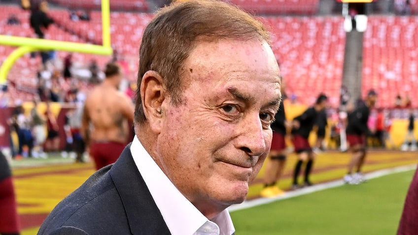 al michaels dishes on amazons taylor swift coverage plan if shes at chiefs game