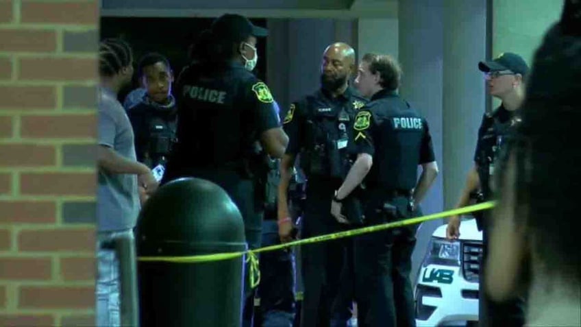 alabama shooting 2 dead after gunshot victims fired upon outside emergency room