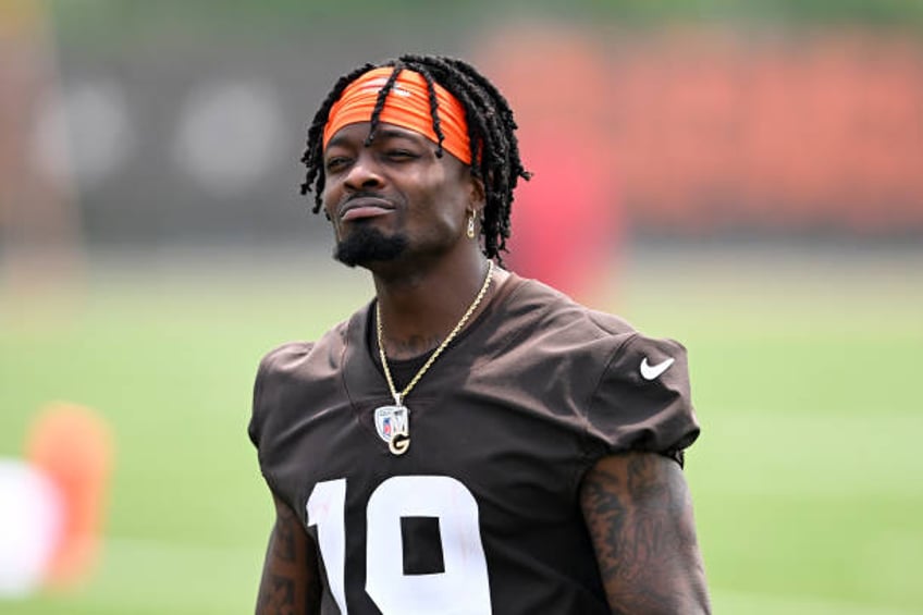 alarming browns marquise goodwin sidelined with blood clots in legs lungs