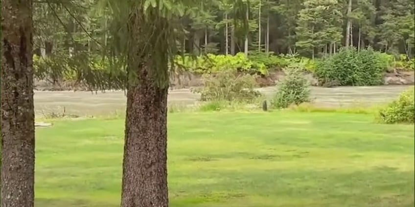 alaska river floods after suicide basin broke in mendenhall glacier