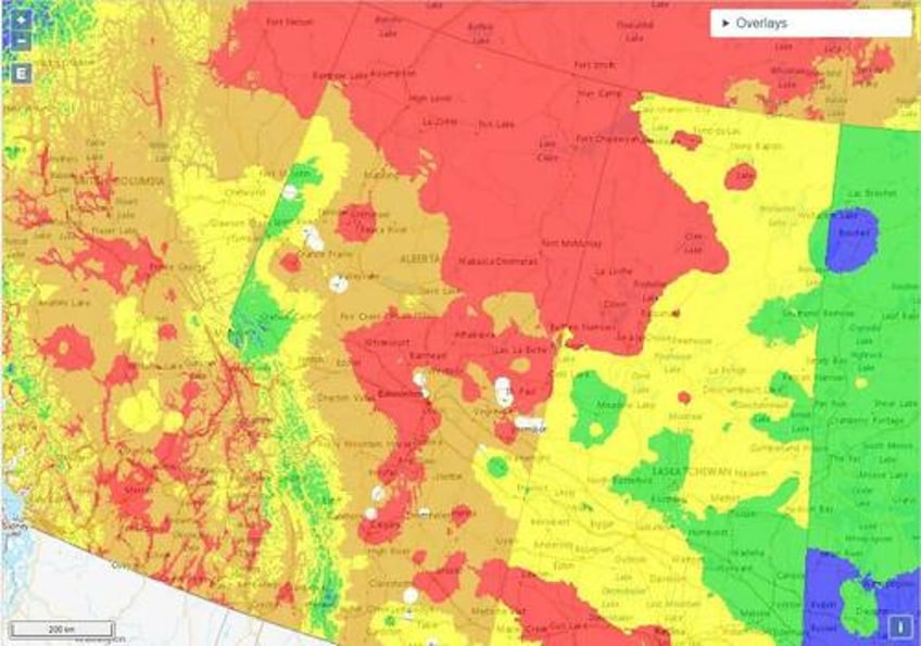 alberta fires threaten 350000 b d of oil production