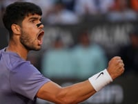 Alcaraz beats Sinner again to win the Italian Open and solidify his status as French Open favorite