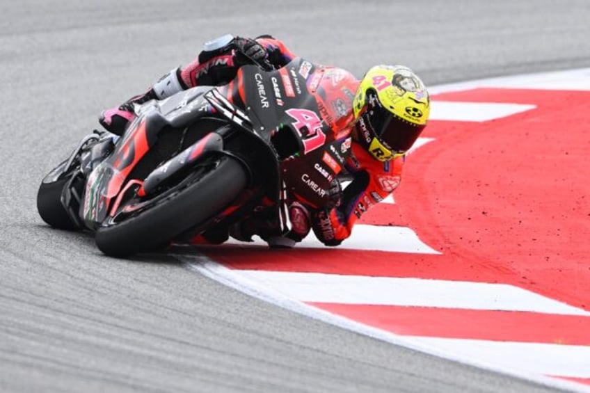 aleix espargaro wins catalunya motogp sprint race