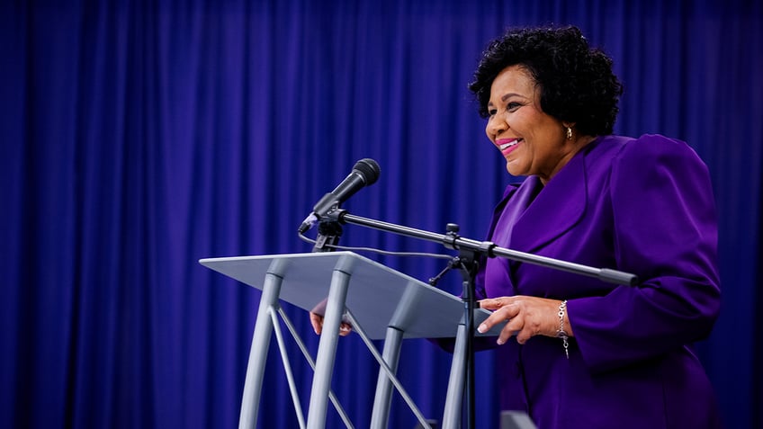 alice marie johnson makes touching visit to prison years after trump clemency