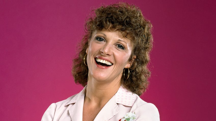 A photo of Linda Lavin