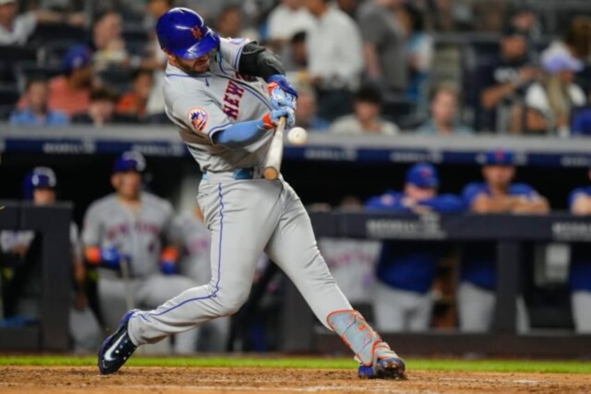 alonso has a big night and verlander pitches the mets past the yankees 9 3 in the subway series