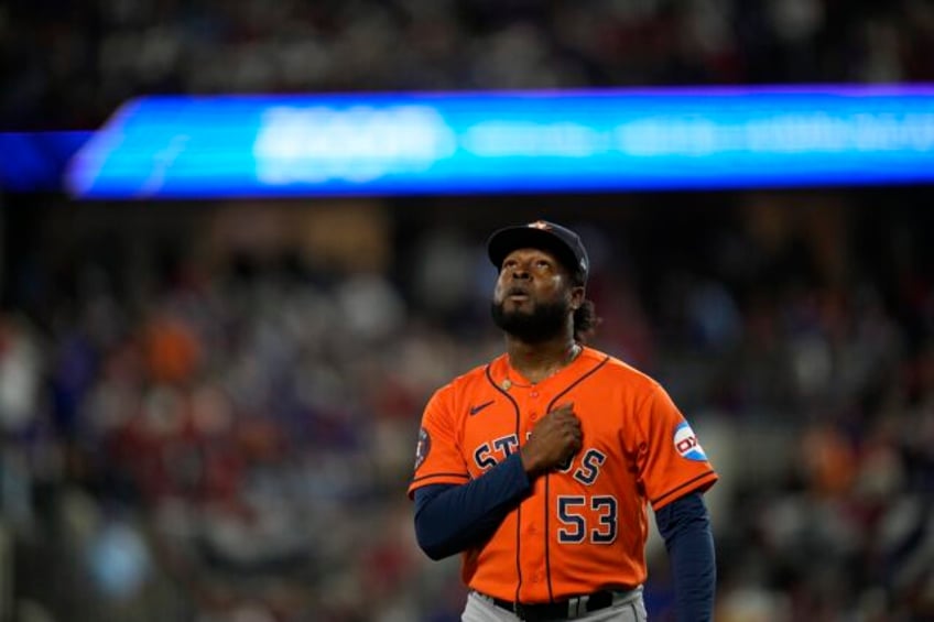 altuve and javier lead astros to 8 5 win at rangers as houston closes to 2 1 in alcs