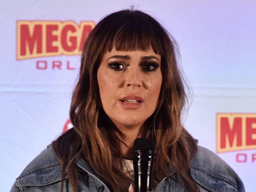 ORLANDO, FLORIDA - FEBRUARY 02: Alyssa Milano speaks at MegaCon Orlando 2024 at Orange Cou