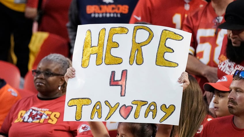 amazon gives taylor swift ample face time as she cheers on the chiefs