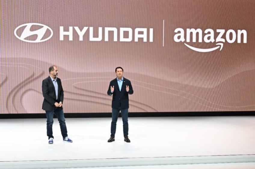 amazon to sell new cars next year in us starting with hyundai