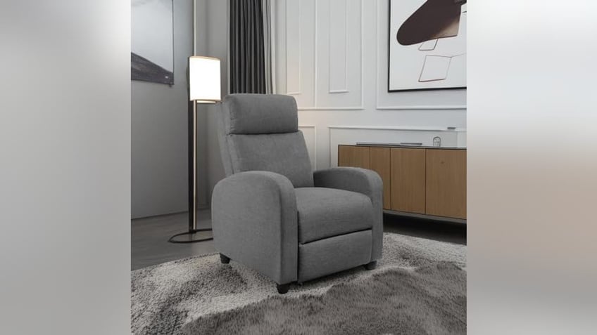 Relax in this stylish recliner. 