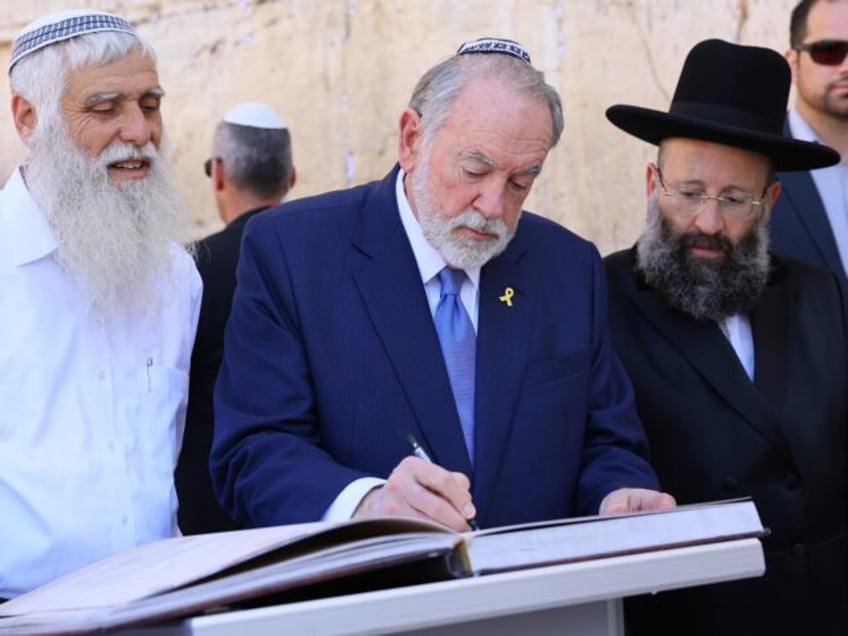 Huckabee Western Wall (Western Wall Heritage Foundation)