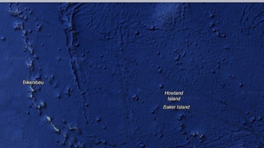 Howland Island's size in relation to other islands in the Pacific Ocean