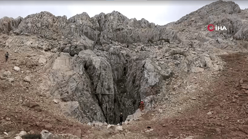 american caver mark dickey trapped 3400 feet inside turkish cave massive rescue effort underway