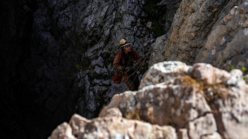 american climber mark dickey rescued from turkish cave more than a week after becoming ill