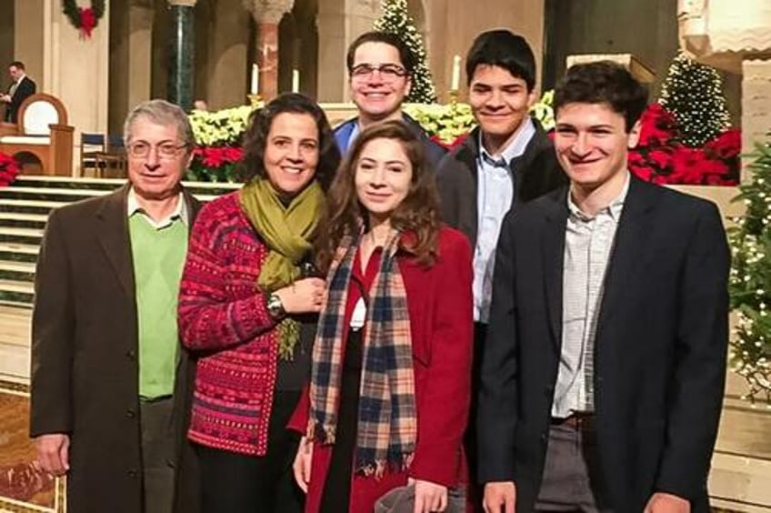 american families find joy in simple traditional christmas celebrations