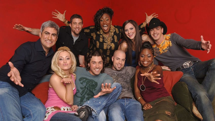 Mandisa with the season 5 cast of "American Idol"