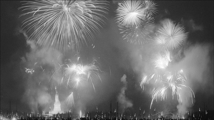 july 4, 1976 fireworks