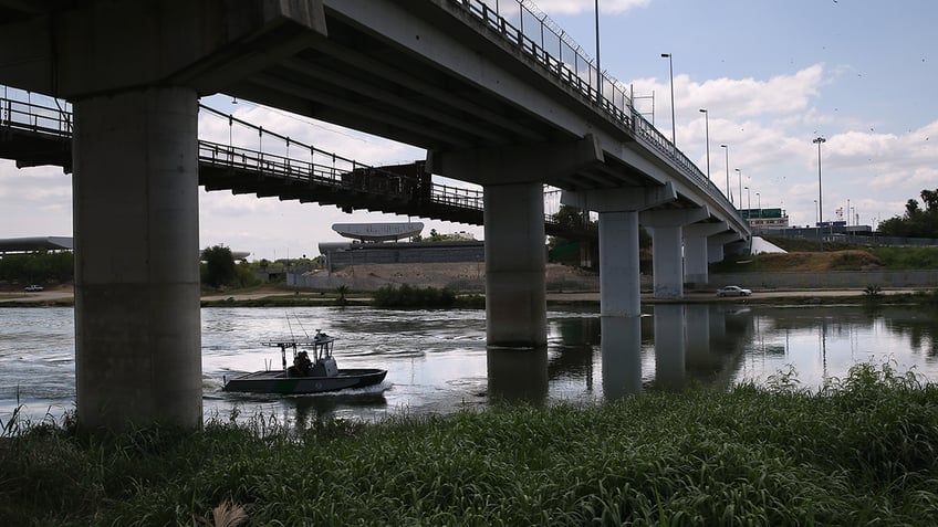 americans hit by gunfire as cars truck into mexico amid cartel violence spiral report