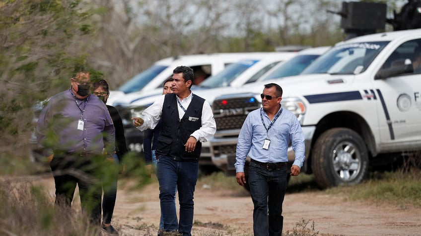 americans hit by gunfire as cars truck into mexico amid cartel violence spiral report