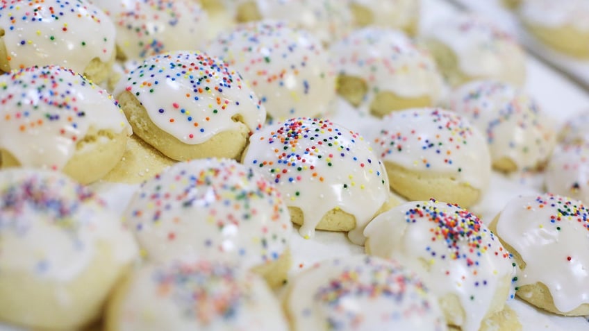 Italian Christmas cookies in a row.