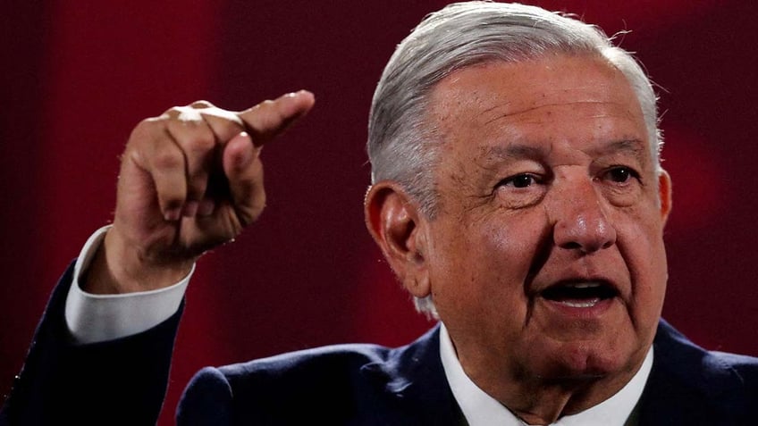 amlo announces 20 hike in mexicos minimum wage