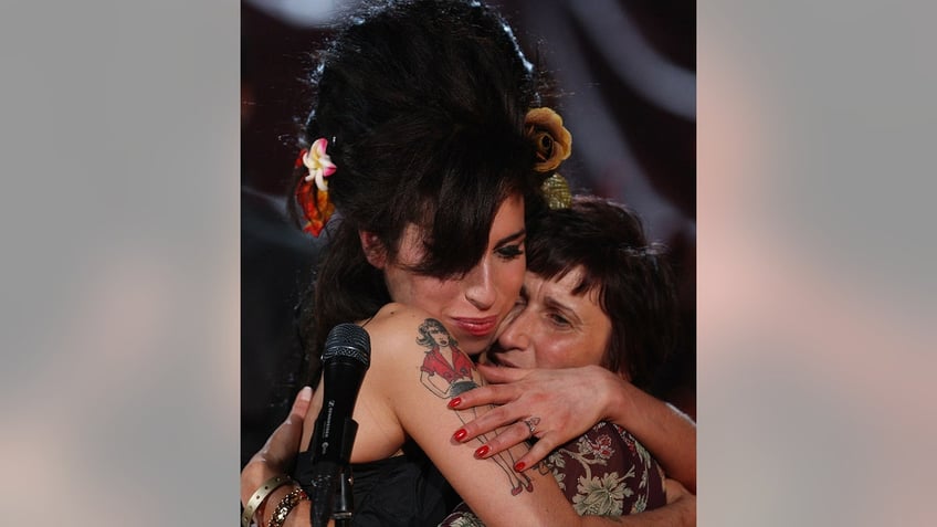 amy winehouse was not suicidal but hopeful about her future before death dad