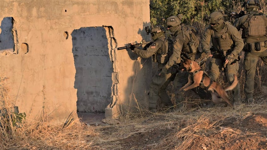 Yamam counter-terrorism unit in action somewhere in Israel. 