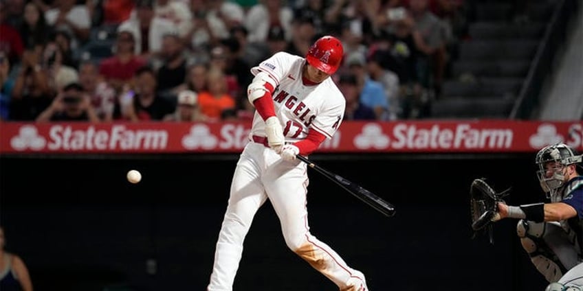 angels shohei ohtani exits mound with cramps still hits mlb best 40th home run