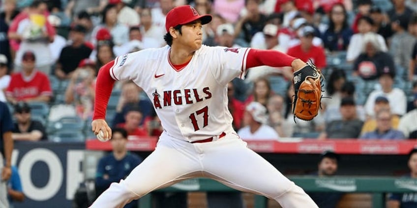 angels shohei ohtani exits mound with cramps still hits mlb best 40th home run