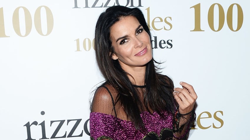 Angie Harmon red carpet