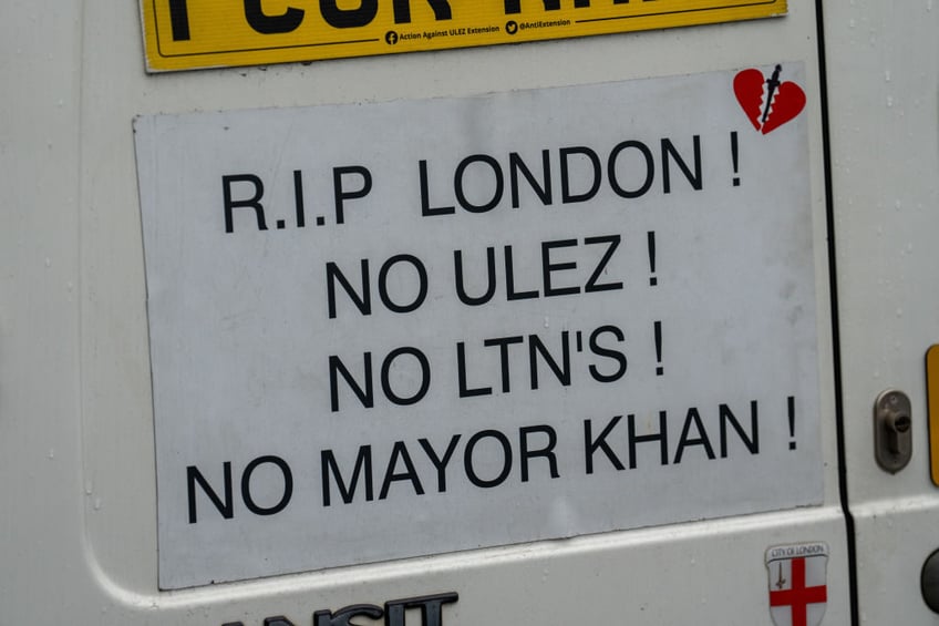 angry londoners attacking mayor sadiq khans dystopian low traffic ulez spy cameras